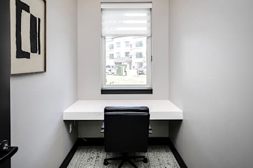 Private Work Stations at 148 Place Apartments in Omaha, NE