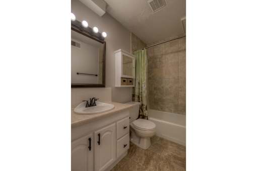 Spacious One-Bedroom Apartments at 38th Place in Omaha, NE