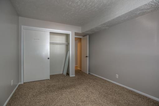 Spacious One-Bedroom Apartments at 38th Place in Omaha, NE