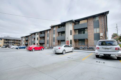 Spacious One-Bedroom Apartments at 38th Place in Omaha, NE