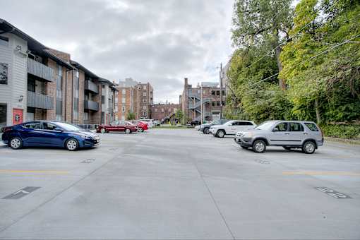 Spacious One-Bedroom Apartments at 38th Place in Omaha, NE