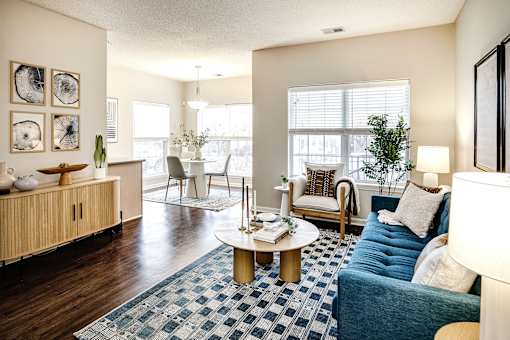 Luxury Apartment Living at Autumn Grove Apartments, Omaha, NE