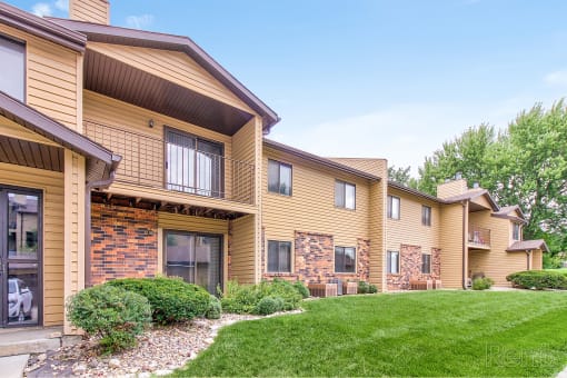 One and two bedroom apartment homes at Oakwood Trail Apartments in Omaha, NE