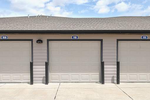 Detached Garages at Residences at Oak Pointe in Grand Island, NE