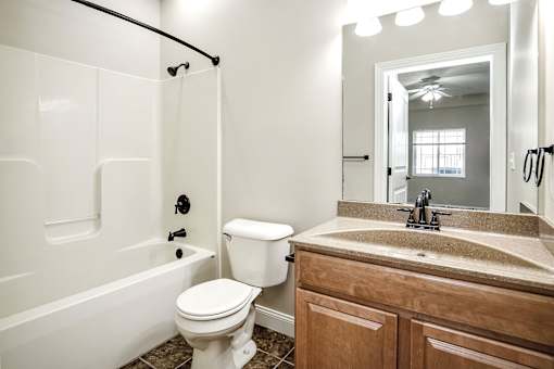 Large bathrooms at Residences at Oak Pointe in Grand Island, NE