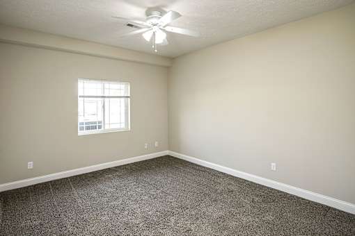One and two bedroom apartments with carpet and ceiling fans at Residences at Oak Pointe in Grand Island, NE