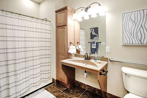 Large bathrooms at Residences at Oak Pointe in Grand Island, NE