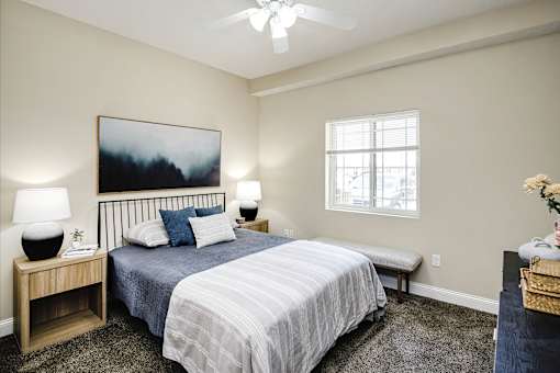 One and two bedroom apartments with carpet and ceiling fans at Residences at Oak Pointe in Grand Island, NE