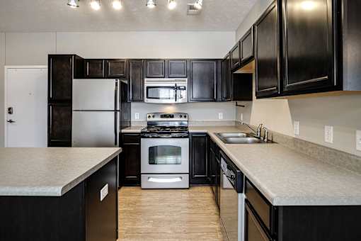 Kitchen with premium appliances at Tamarin Ridge in Lincoln, NE
