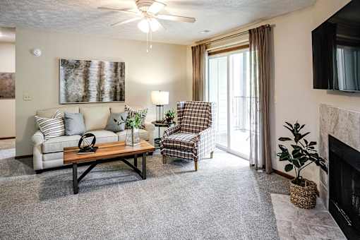 One- two- and three-bedroom apartment homes featuring amenities like three pools, fitness center, basketball court and much more at The Pointe in La Vista, NE