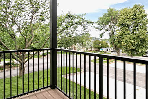 One- two- and three-bedroom apartment homes featuring amenities like three pools, fitness center, basketball court and much more at The Pointe in La Vista, NE