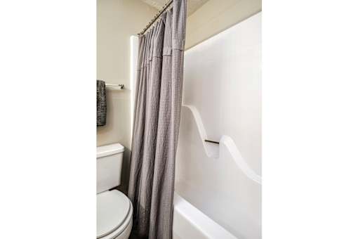 One- two- and three-bedroom apartment homes featuring amenities like three pools, fitness center, basketball court and much more at The Pointe in La Vista, NE