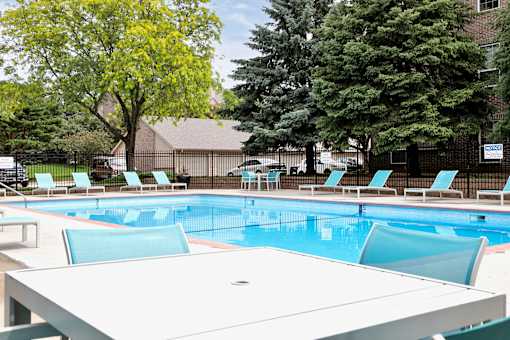 One- two- and three-bedroom apartment homes featuring amenities like three pools, fitness center, basketball court and much more at The Pointe in La Vista, NE