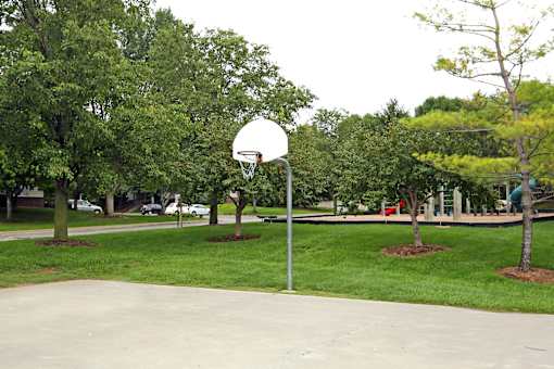 One two and three-bedroom apartment homes featuring amenities like three pools, fitness center, basketball court and much more at The Pointe in La Vista, NE