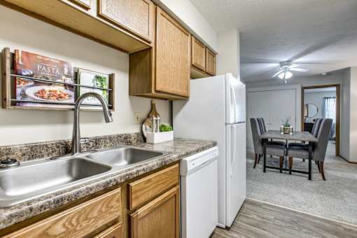 One two and three-bedroom apartment homes featuring amenities like three pools, fitness center, basketball court and much more at The Pointe in La Vista, NE