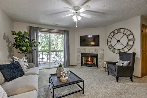 One two and three-bedroom apartment homes featuring amenities like three pools, fitness center, basketball court and much more at The Pointe in La Vista, NE
