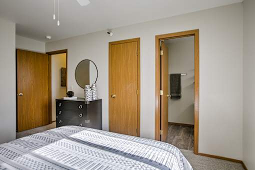 One two and three-bedroom apartment homes featuring amenities like three pools, fitness center, basketball court and much more at The Pointe in La Vista, NE