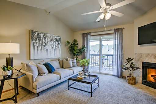 One two and three-bedroom apartment homes featuring amenities like three pools, fitness center, basketball court and much more at The Pointe in La Vista, NE