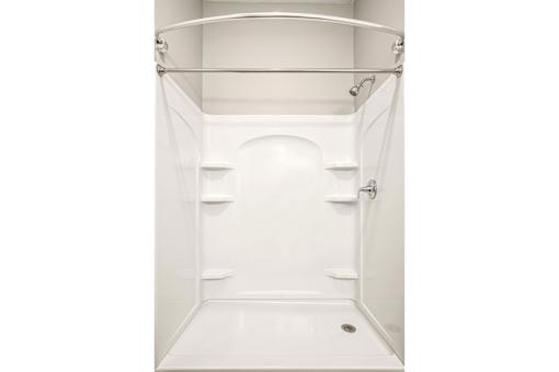 Shower at Vue 178 in Omaha, NE