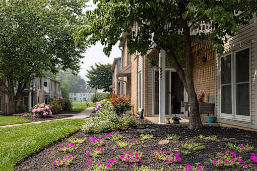 Garden Area at Brookfield Apartments, Pennsylvania, 18062