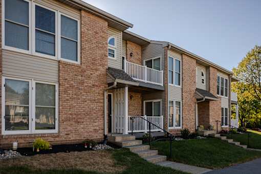 Exterior Porch at Brookfield Apartments, Macungie, 18062
