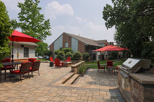 Outdoor Grill And Patio at Pointe North Apartments, Bethlehem