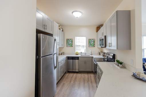 White Cabinetry And Appliances In Kitchen at Saucon View Apartments, Bethlehem, PA, Pennsylvania