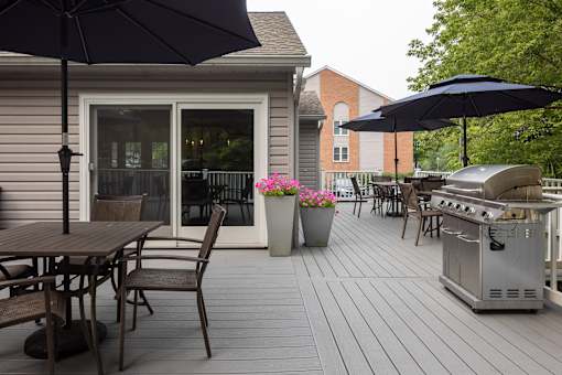 Outdoor Grill And Patio at Meadows Apartments, Emmaus, 18049