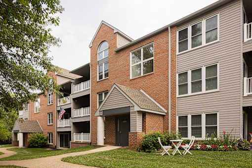 Exterior View at Meadows Apartments, Emmaus, 18049
