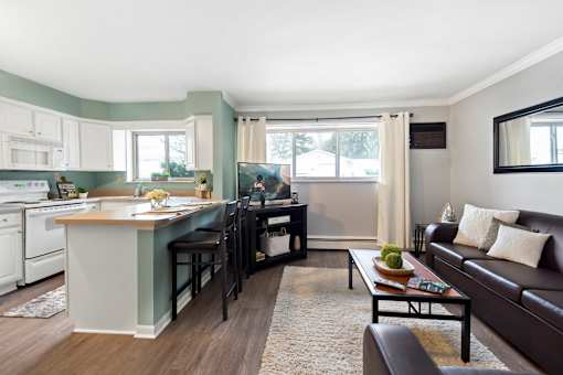 Spacious Kitchen in East Lansing Apartments near Michigan State University | Abbott Pointe
