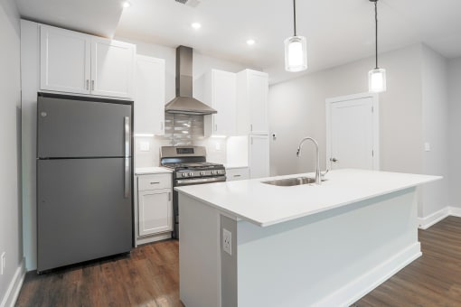 White kitchen in apartments in Traverse City | Bayview of Traverse City