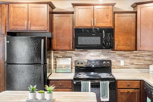 Spacious Kitchen in East Lansing Apartments near Michigan State University | Beechwood