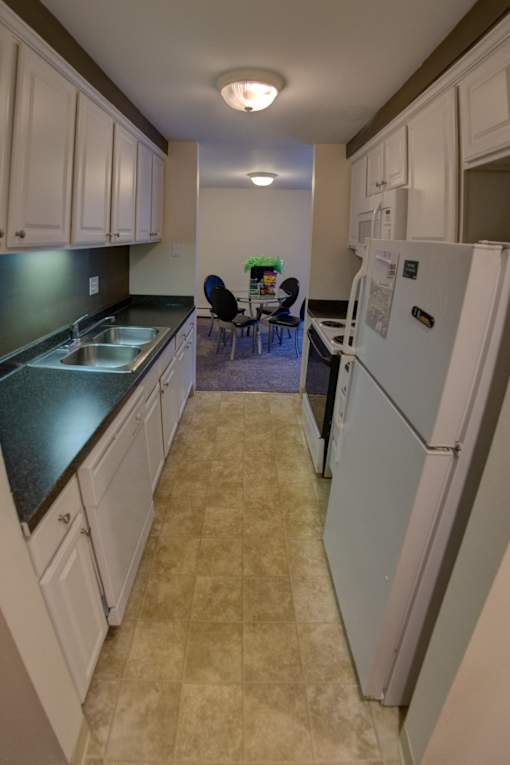 Spacious Kitchen in East Lansing Apartments near Michigan State University | Delta Arms
