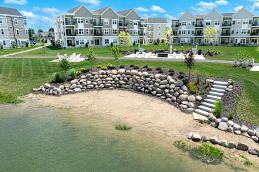 Private lake at Hudsonville, MI Apartments and Townehomes | Elmwood Lake Apartments in Hudsonville MI