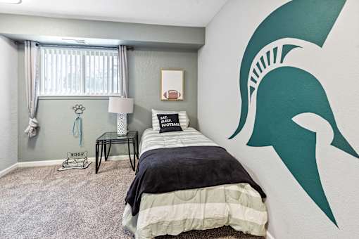 Spacious bedrooms in East Lansing Apartments near Michigan State University | Glenwood