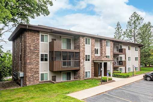 Exterior at Muskegon Apartments | Lake Forest Apartments in Muskegon, MI