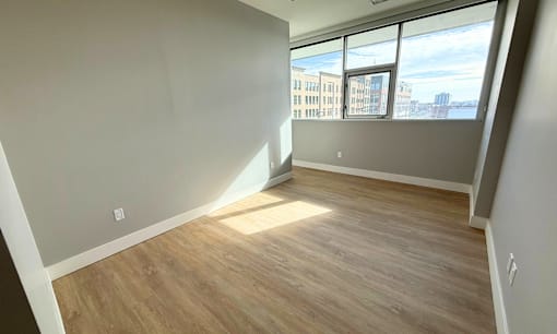 Amazing city views at Royal Oaks Apartments | Main Living Apartments in Royal Oak, MI