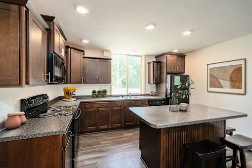 East Lansing Apartments Near Michigan State University | River Park Apartments