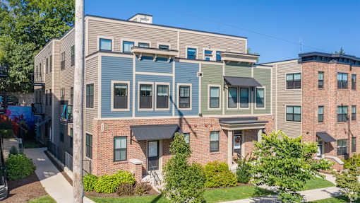 Apartments in Grand Rapids | Trowbridge Flats Apartments Exterior
