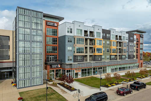 Exterior Vista at the Heights Apartments Near Eastwood Towne Center
