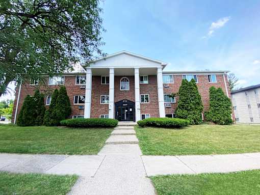 Exterior at Woodruff House Apartments in Lansing, MI