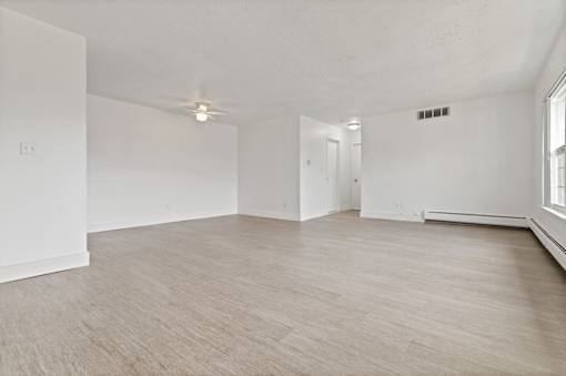 Pet friendly apartments in Roseville, MI