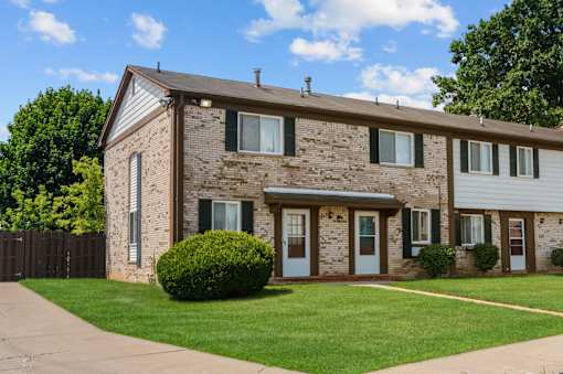 Exterior Green Space at Residences at Grand Blanc Apartments - Grand Blanc, MI, Michigan