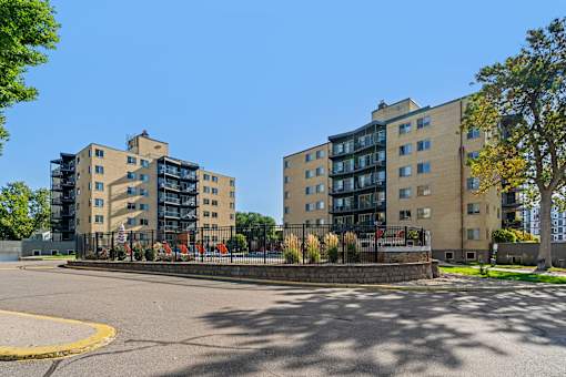 Swimming Pool area at Park Towers, St. Louis Park, Minnesota