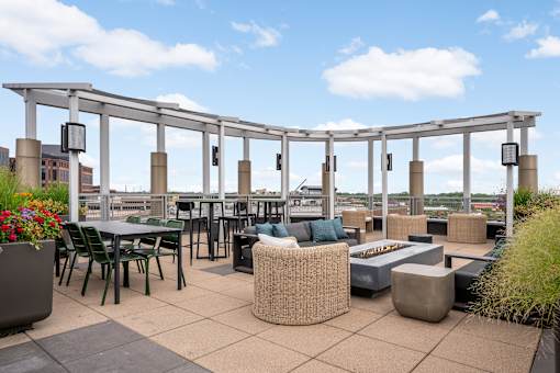 Outdoor rooftop terrace at The Flats at West End Apartments, Minnesota