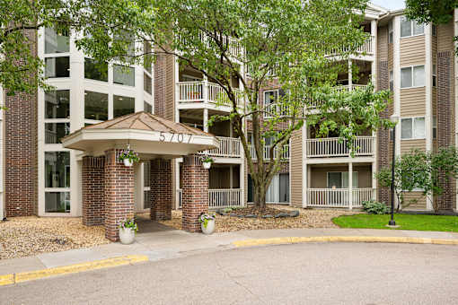 our apartments are located in the heart of a city at Cityscape, St Louis Park, 55416
