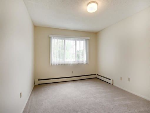 Silver Lake Apartments in New Brighton, MN Bedroom