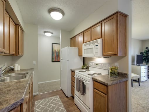 Oakwood Apartments in Plymouth, MN Kitchen