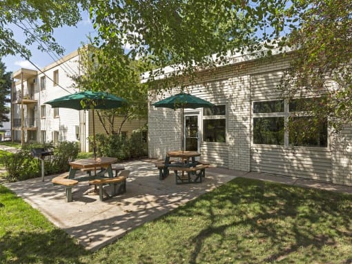 Hamline Terrace Apartments in Roseville, MN