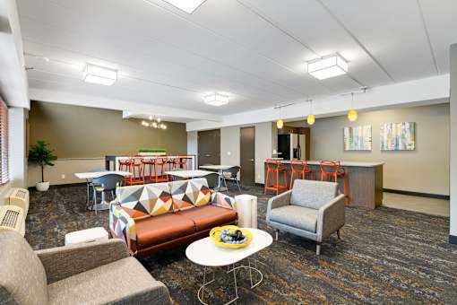 Park Pointe Apartments in St. Louis Park, MN Community Room